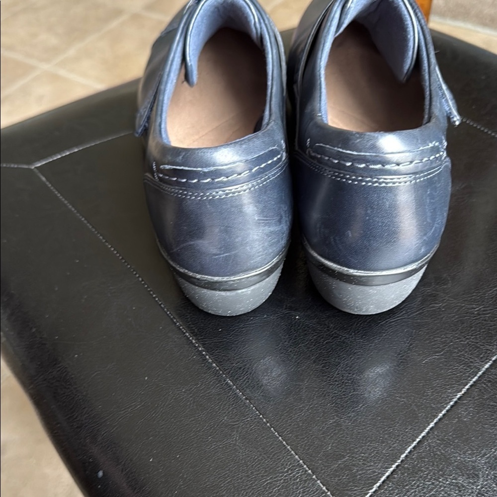 Clark’s black loafers flat collection - Picture 3 of 8